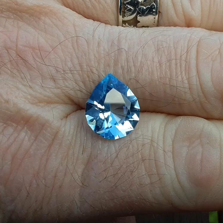 Natural Blue Topaz - Brilliant Pear