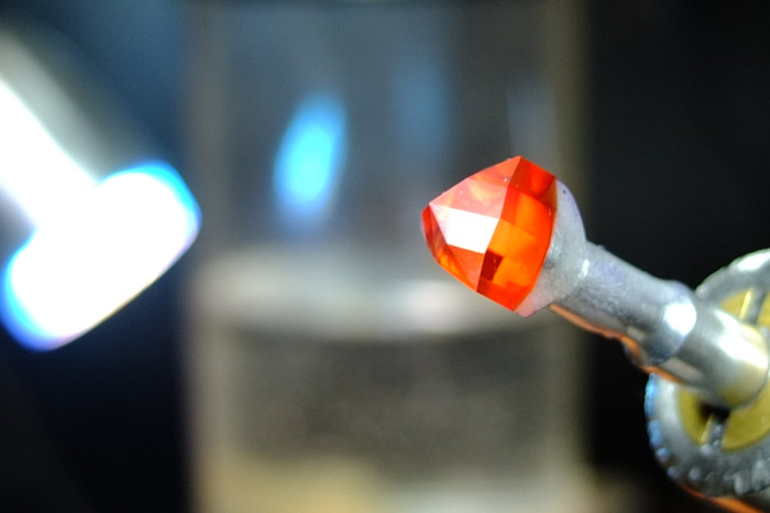 Pre-polished sapphire