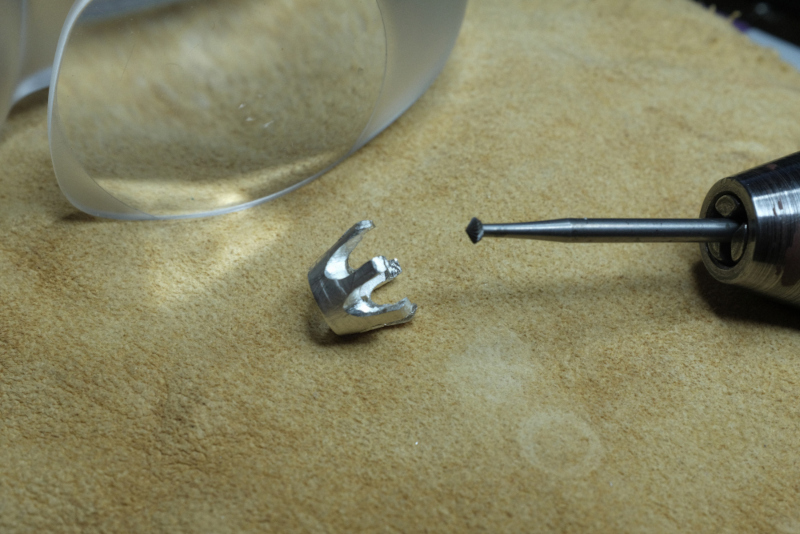 Hand Made Crown Collet